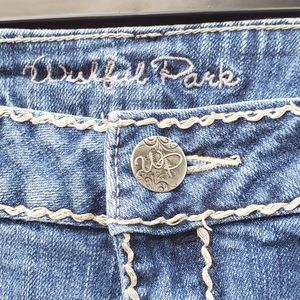 🐴 2 for $20 | Wishful Park Denim shorts Size 7